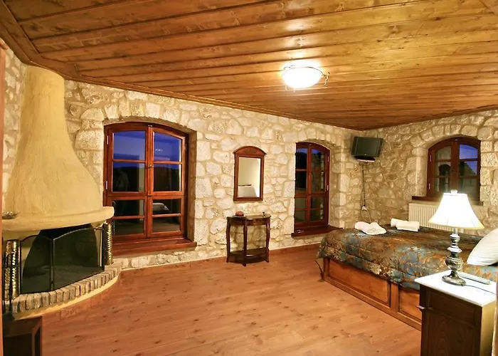 Archontiko Kolokotroni بيت ضيافة 3*